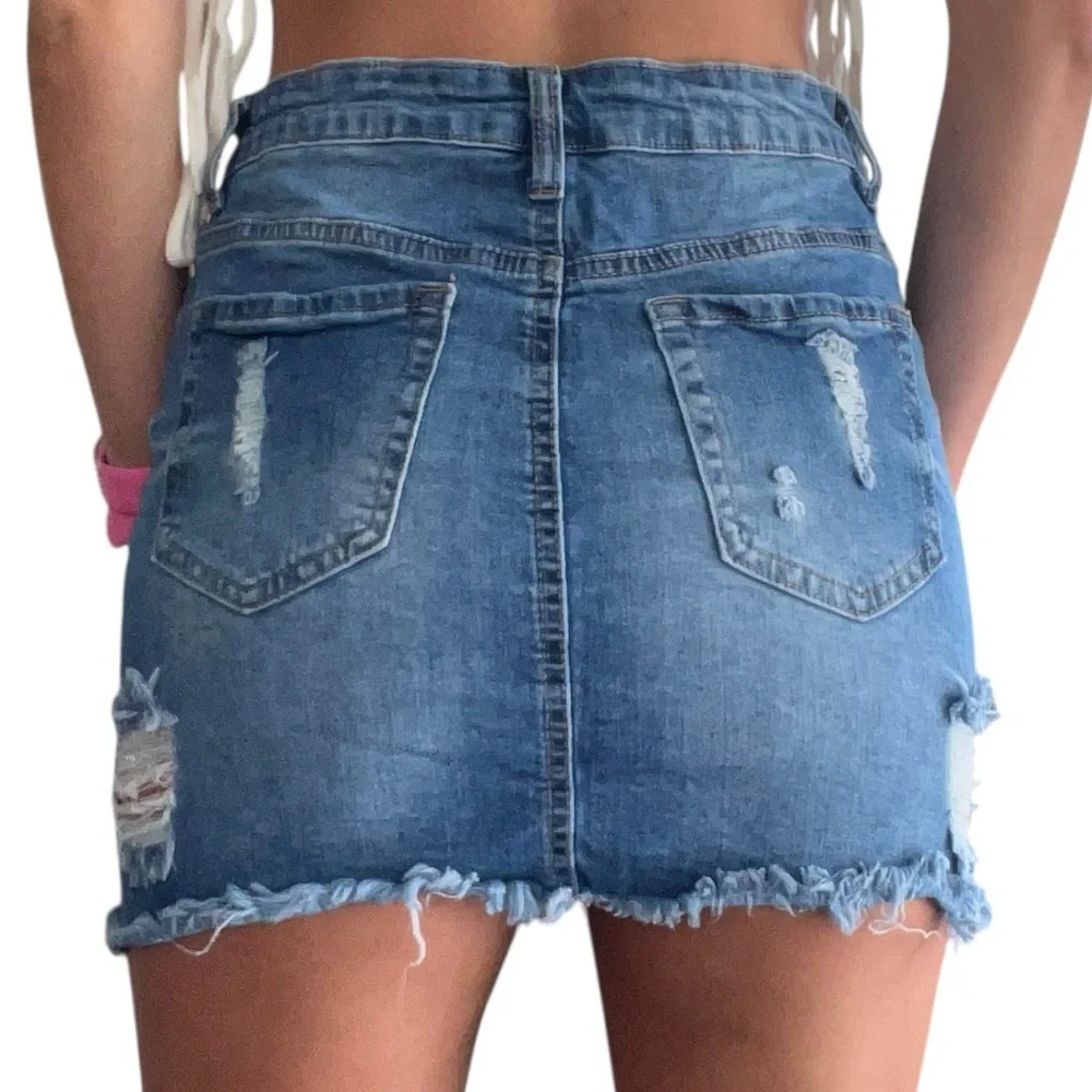 Wax Jean Women’s M Medium Wash Distressed Raw Hem Hi-Rise Mini Jean Skirt #90114